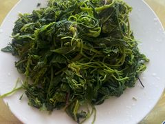 -华龙特色大骨鸡农家菜馆