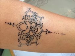 -木子·纹身店TATTOO穿孔·洗纹身