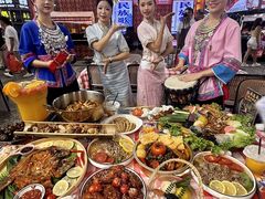 -刘姐啤酒鱼民族演艺餐厅(西街总店)