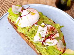 牛油果温泉蛋吐司-O'mills Sourdough Bakery&Bistro(永嘉路店)