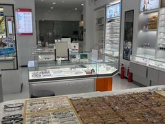 -光明眼镜·蔡司授权(徐泾店)