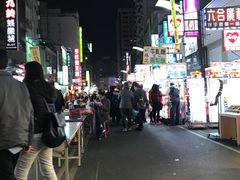 -六合夜市