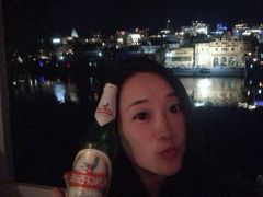 -Lake Shore Hotel & Restaurant