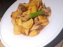 猪软骨烧土豆-前海沿·青岛菜(大拇指广场石老人店)