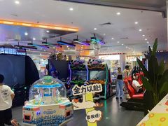 -反斗乐园π·电玩·高空拓展·蹦床(龙华天虹店)