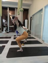 -小黑裙瑜伽·普拉提