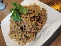 -东口码头·烧鸽子·鱼头泡饼·地方菜(金鹰悦城店)