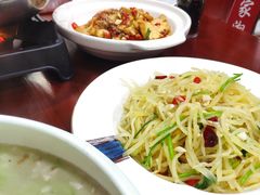 -湖南人家湘菜馆(镇江路店)