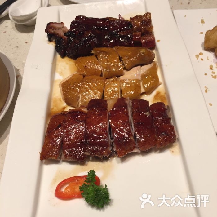 御宝南北小馆(虹桥天地店)烧味三拼图片 - 第1张