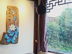 -小草屋轰趴馆别墅派对新场团建家庭聚会