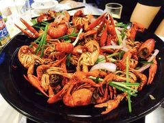 -虾弄弄海派小龙虾·牛羊蝎子火锅