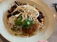 油鸡㙡凉米线-半山腰·云南菜(侨福芳草地店)