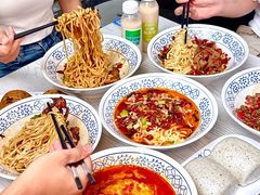 -李与白包子铺(桐梓林店)