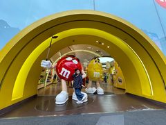 -m豆巧克力世界(上海世茂广场店)