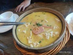 -泉畔人家·老济南经典鲁菜(大明湖店)