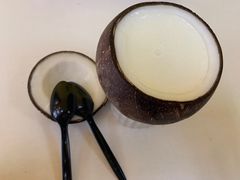 -志龙皇冠吃货椰子铺