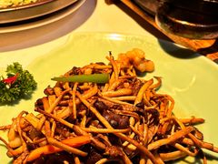 茶树菇炒鲜鱿-卯时·龙光雅宴·精致锡帮菜(惠山古镇店)