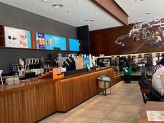 自助取餐区-星巴克(深圳龙华和平里店)