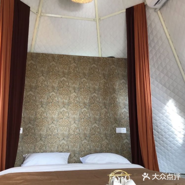 199元，萌娃们就可以在乐园享受一天的美食套餐呀。
