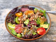 牛油果沙拉-RAC BAR(安福路店)