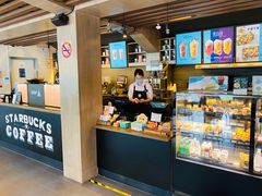 -星巴克(西藏路店)