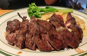 Charcoal-Grilled Grain-Fed Beef Short Plate