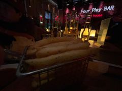 -FOUR PLAY BAR