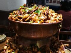 -巴四老城区炭火蛙锅(张江店)