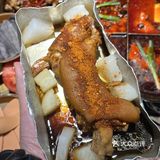 在洪崖洞附近能找到这么牛的巷子火锅！