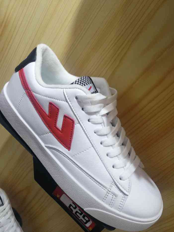 1927回力(望京新世界百货)-"在望京新世界百货5层,紧邻匡威和耐克.新.