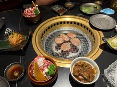 -山川小町·极番烧肉(新地假日广场店)