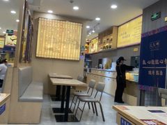 -花馬肆.云南过桥米线(汉神购物广场现场熬汤店)