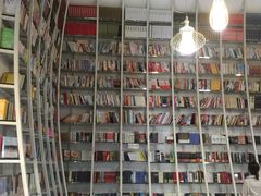 -钟书阁(松江泰晤士小镇店)