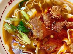 招牌红烧牛肉米粉-呷佬·长沙手工米粉(金沙江路店)