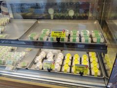 -鲍师傅糕点(江苏路店)