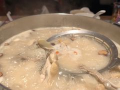 -尚尚仙·酸汤猪手·猪肚鸡火锅(华联万柳购物中心店)