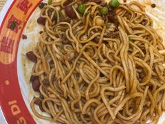 -魔都三兄弟酸辣粉·蘸卤炸串(虹桥万科店)