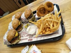 -The Habit Burger Grill 哈比特汉堡(爱琴海店)