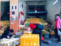 -三亚新鸿港水果一级批发市场