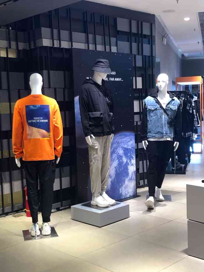 人赞断舍离2019年10月12日打分在南开大悦城二楼的一个男装的专门品牌