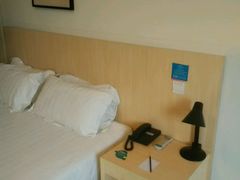 -锦江之星(广州海珠江泰路地铁站店)