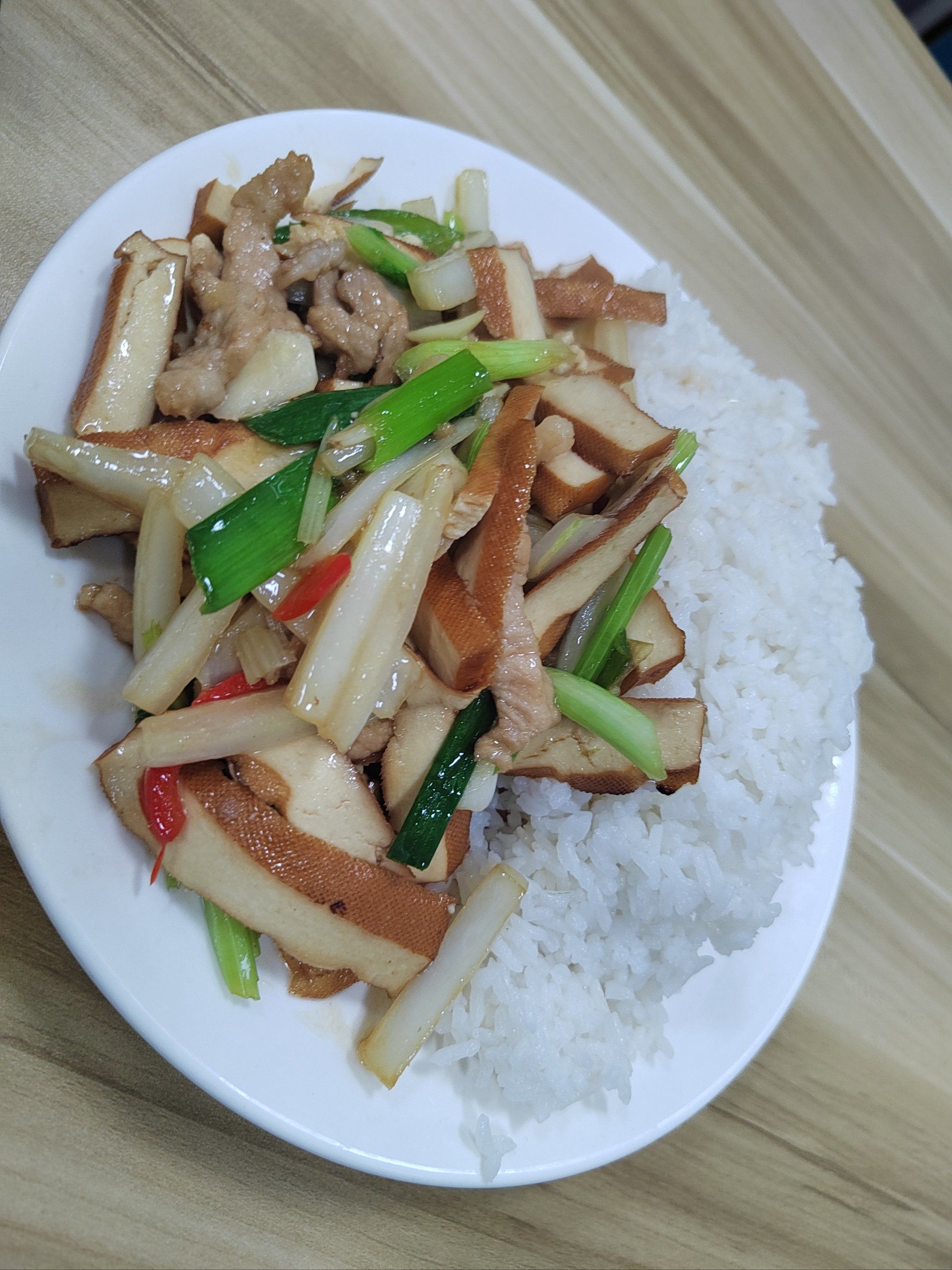 素雅的香干肉丝饭 吃口热乎的好过冬