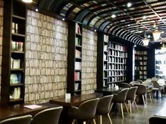 -钟书阁(松江泰晤士小镇店)