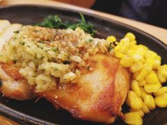 蒜香鸡排汉堡套餐-萨莉亚意式餐厅(特力时尚汇店)