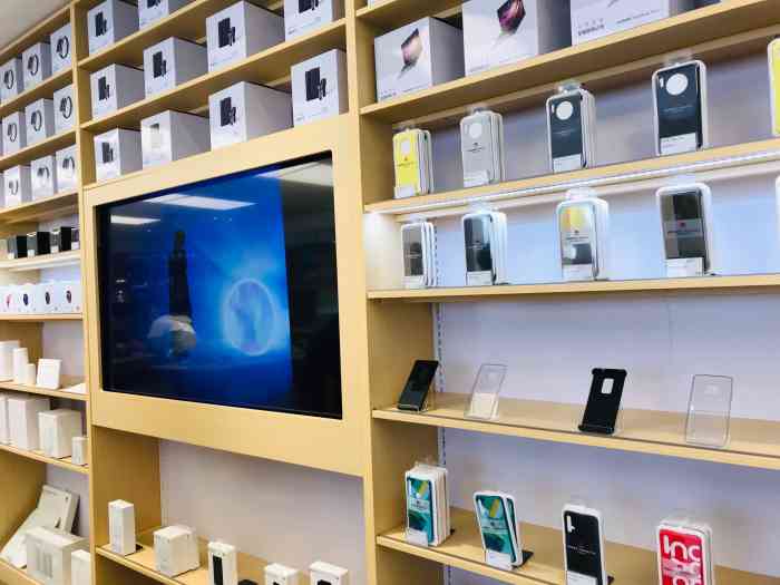 华为授权体验店(步行街店)-"最近想换手机,对比了很多最后选择了华为