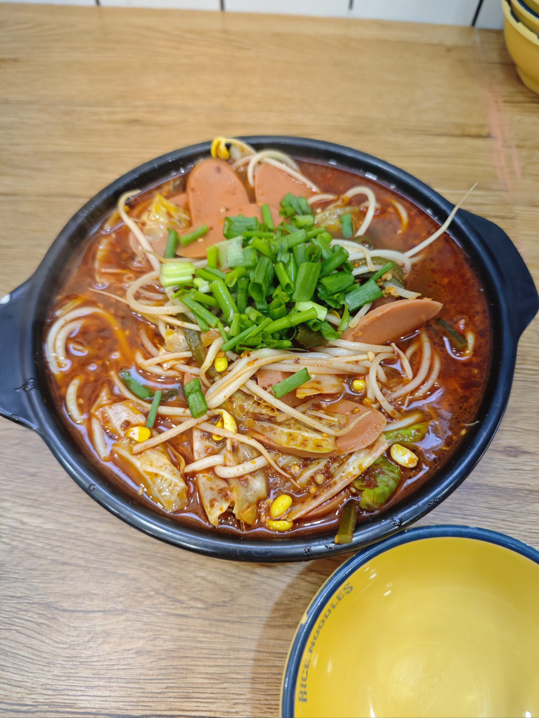 来一碗热腾腾的砂锅米线