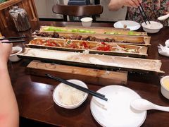 -胡须哥网红竹筒菜