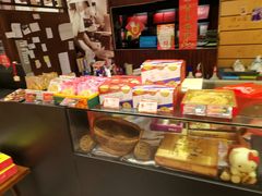 零售区-红樱花食品公司Hello Kitty台湾伴手礼专卖店(淡水店)
