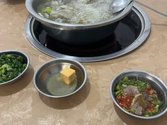 -黑竹沟新场牛肉火锅