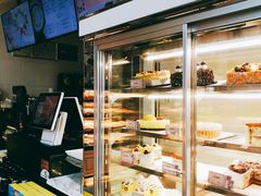 面包甜点陈列柜-可颂坊(中心书城店)